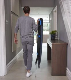 Joseph Joseph - Glide - Strijkplank - Opvouwbaar - Ophangbaar - In Hoogte Verstelbaar - Donkerblauw -Reinigingsapparaten Winkel 1054x1200 5