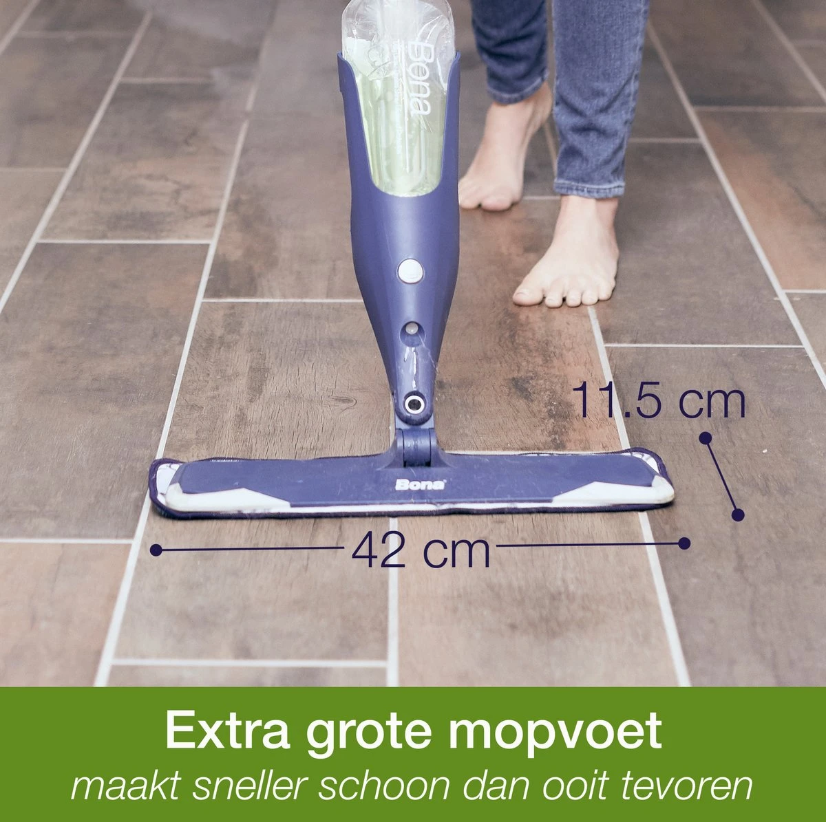 Bona Premium Spray Mop - Alles-in-1 Dweilsysteem - Vloerwisser Inclusief Harde Vloer, Tegel/ Laminaat Reiniger & Microvezel Reinigingspad - Streeploos - Sneldrogend 5 Bona Premium Spray Mop - Alles-in-1 Dweilsysteem - Vloerwisser Inclusief Harde Vloer, Tegel/ Laminaat Reiniger & Microvezel Reinigingspad - Streeploos - Sneldrogend - Afbeelding 3