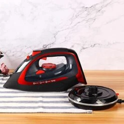 Royalty Line Draadloos Strijkijzer - Krachtig Snoerloos Strijken - Snoerloze Stoomstrijkijzer - Droogstrijkijzer - 2400W - Strijkijzer Met Stoomgenerator - 450ML Watercapaciteit - Rood -Reinigingsapparaten Winkel 1200x1200 1213