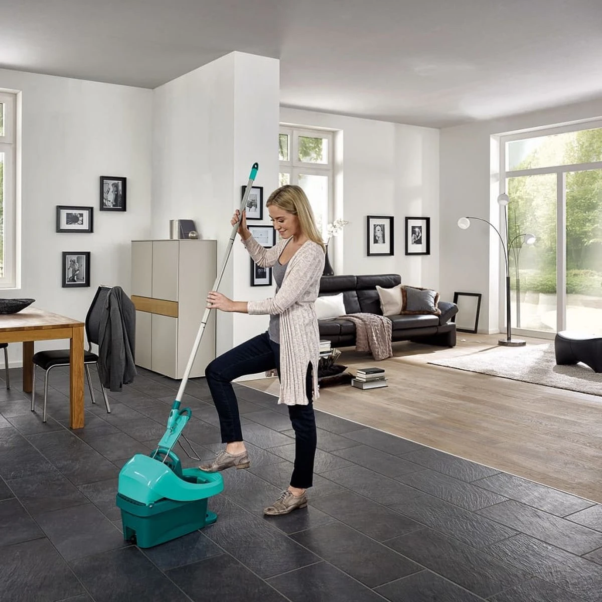 Leifheit Profi Vloerwisser Xl - Compleet Systeem Met Wieltjes Micro Duo - 42 Cm Wisbreedte 13 Leifheit Profi Vloerwisser Xl - Compleet Systeem Met Wieltjes Micro Duo - 42 Cm Wisbreedte - Afbeelding 11