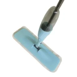 Vloermop Microvezel Met Sprayfunctie - Benson Spray Mop Vloerwisser Lichtblauw/zilver -Reinigingsapparaten Winkel 1200x1200 245