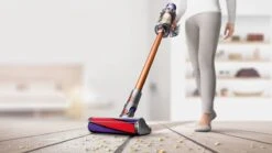 Dyson V10 Total Clean - Snoerloze Steelstofzuiger -Reinigingsapparaten Winkel 1200x675 25