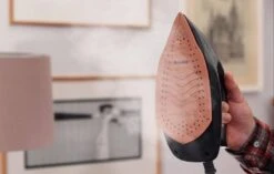 Breville Stoomstrijkijzer Met Stoomgenerator - Iron - Keramische Zoolplaat - Uitneembaar Waterreservoir -Reinigingsapparaten Winkel 1200x765 4