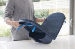 Joseph Joseph - Pocket - Strijkplank - Opvouwbaar - Ophanghaak - Opbergvak Voor Strijkijzer - Blauw -Reinigingsapparaten Winkel 1200x792 3