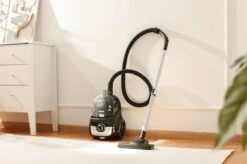 Swiss Pro+ | Stofzuiger Zonder Zak 1500W - Stofzuiger Cyclonische Vaccuum 1500W - 8.5 Meter Actieradius - Dier Vriendelijk - Nieuw Model - Limited Edition -Reinigingsapparaten Winkel 1200x799 113