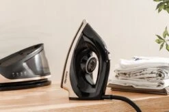 Swiss Pro+ -Stoomstrijkijzer Met Stoomgenerator - Iron - Keramische Zoolplaat - 2700W - Black/Gold - PefectCare Performer -Reinigingsapparaten Winkel 1200x799 150