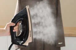 Swiss Pro+ -Stoomstrijkijzer Met Stoomgenerator - Iron - Keramische Zoolplaat - 2700W - Black/Gold - PefectCare Performer -Reinigingsapparaten Winkel 1200x799 152