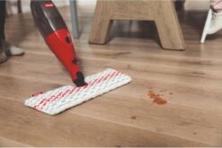 Vileda 1.2.Spray MAX - Microvezelpad 19 Vileda 1.2.Spray MAX - Microvezelpad -Reinigingsapparaten Winkel 1200x804