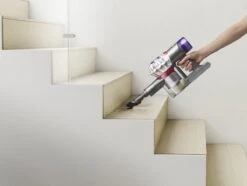 Dyson V8 Absolute - Steelstofzuiger -Reinigingsapparaten Winkel 1200x902 9