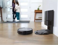 IRobot Robotstofzuiger Roomba I3+ -Reinigingsapparaten Winkel 1200x916