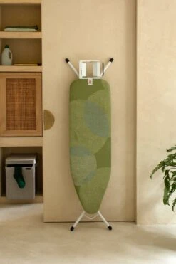 Brabantia Strijkplank B Met Strijkijzerhouder - 124 X 38 Cm - Calm Rustle -Reinigingsapparaten Winkel 800x1200 51