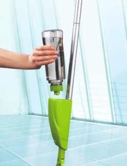 CleanMaxx Spray Mop Vloerreiniger Wisser - Sproeikop -Reinigingsapparaten Winkel 919x1200